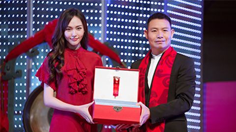 中国美正当红，利来国际A股上市，引领新时代